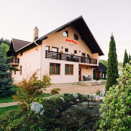 Casa Rares Sucevita Exterior foto